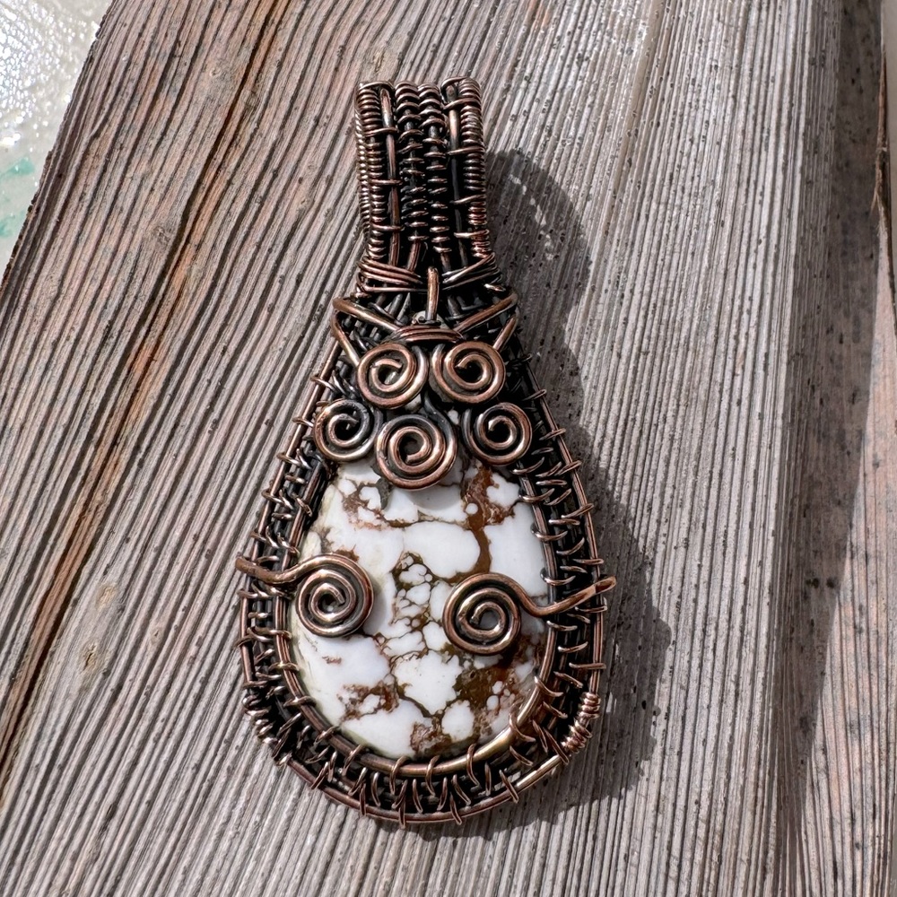 Handcrafted-Wild horse jasper / magnesite / pendant/ copper wired